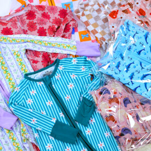 Mystery Bamboo Baby Clothing Box Mixed Cartoon Floral Check Prints Skin-Friendly Breathable Bamboo Fabric Random Surprise Infant Toddler Zipper Romper Bundle Ideal for Baby Shower Gift & Daily Wear